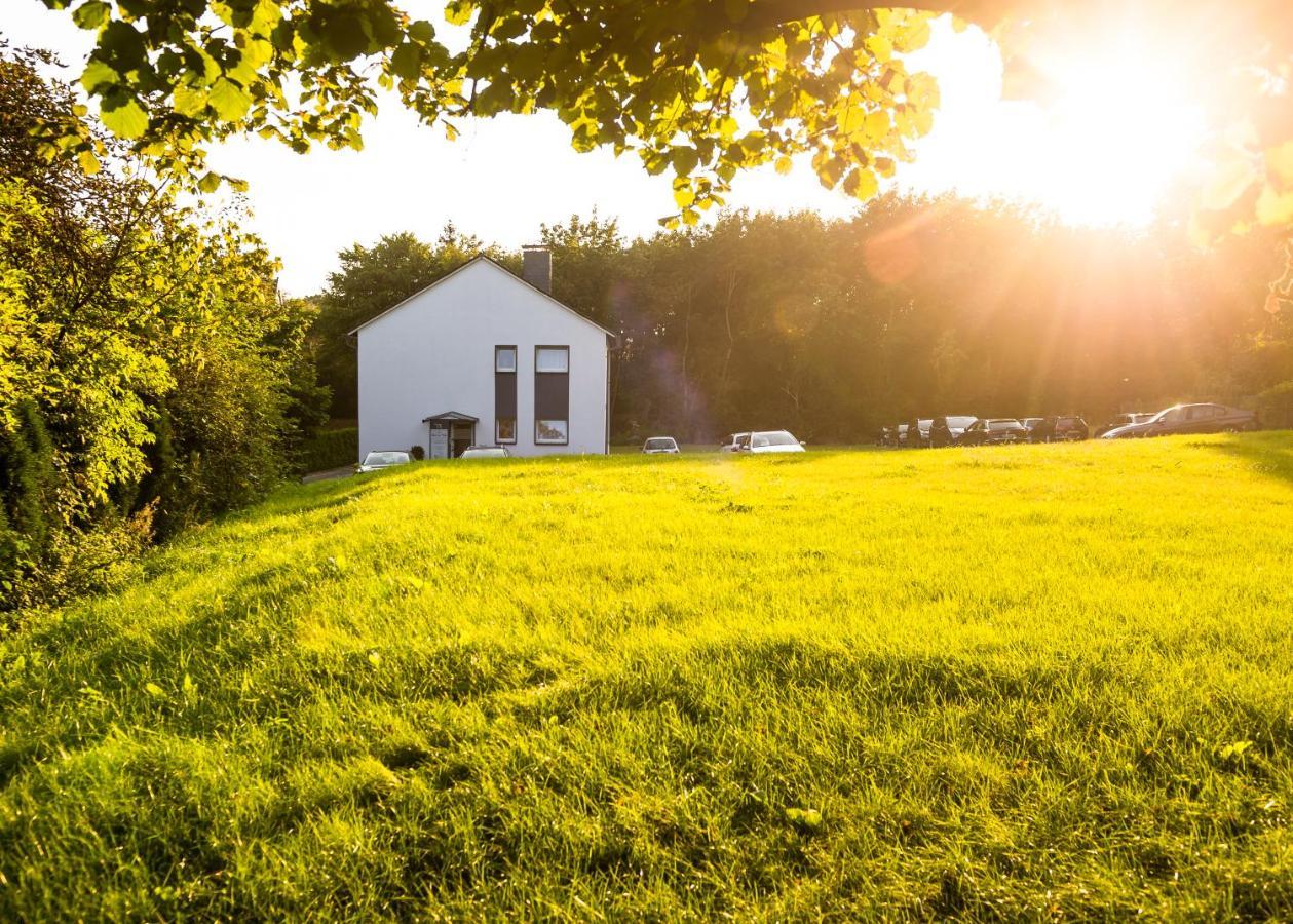 Haus Am Park - Ihr Gaestehaus In Velbert Kültér fotó